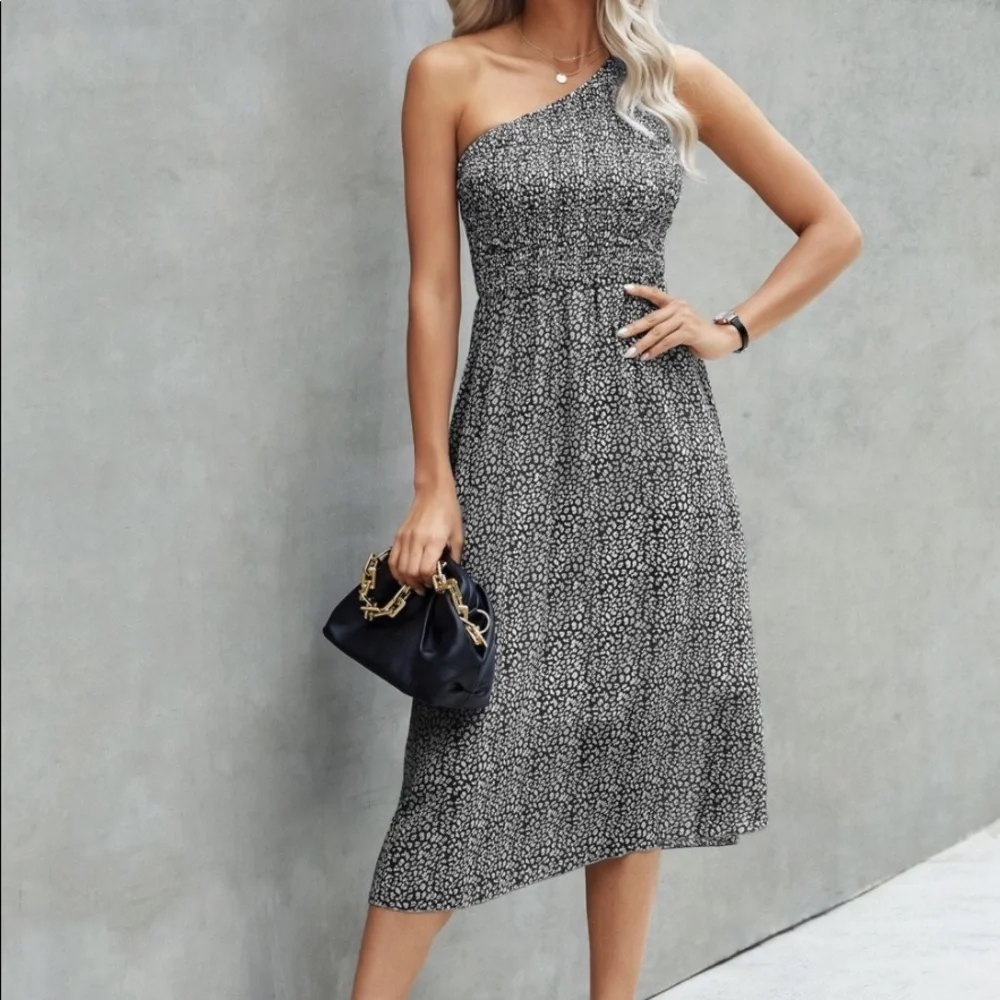 Smocked Floral One Shoulder Midi Dress - Picture 3 of 4